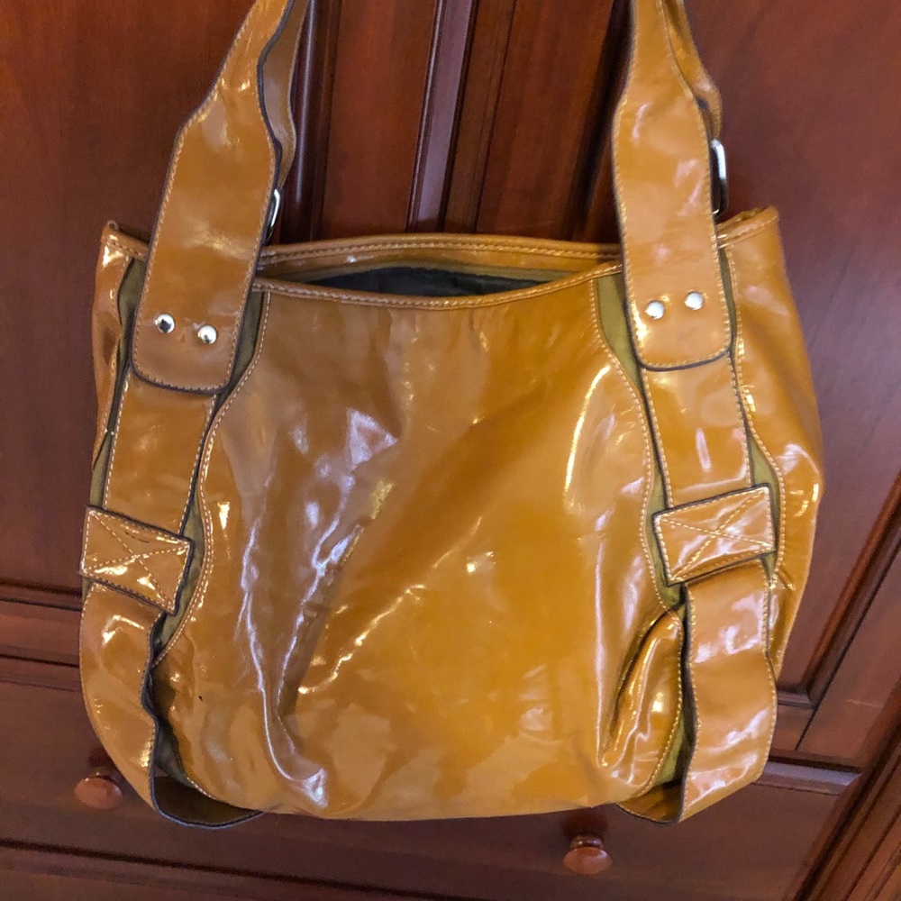 Handbag . - Picture 2 of 3